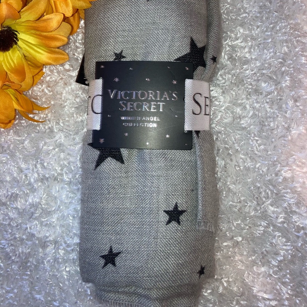 Victoria’s Secret - Black Star Scarf
